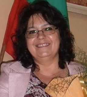 Директор:  Даниела Иванова Цоньoвска  Завършва ШУ, Математика и ИТ. Има 4 - то ПКС - СУ Христо Смирненси - град Койнаре